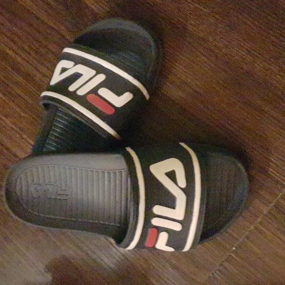 Kid Fila slides size - Picture 2 of 2